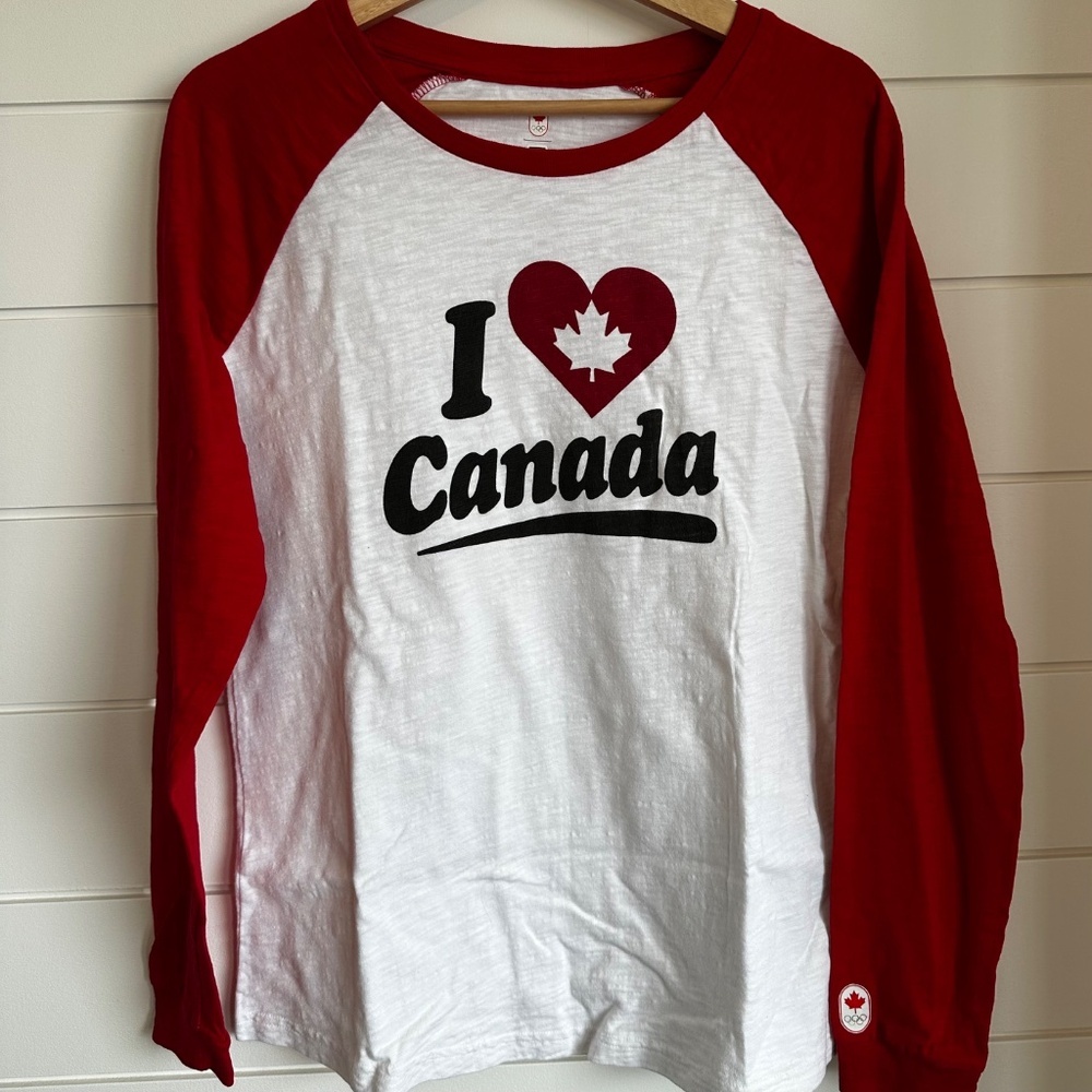 ✨2 for $20 Deal✨ Hudson’s Bay Team Canada Olympic Raglan Shirt M - Picture 2 of 9